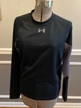Under Armour ColdGear Women’s Size  Medium Black Thermal Fitted Crew Neck Top